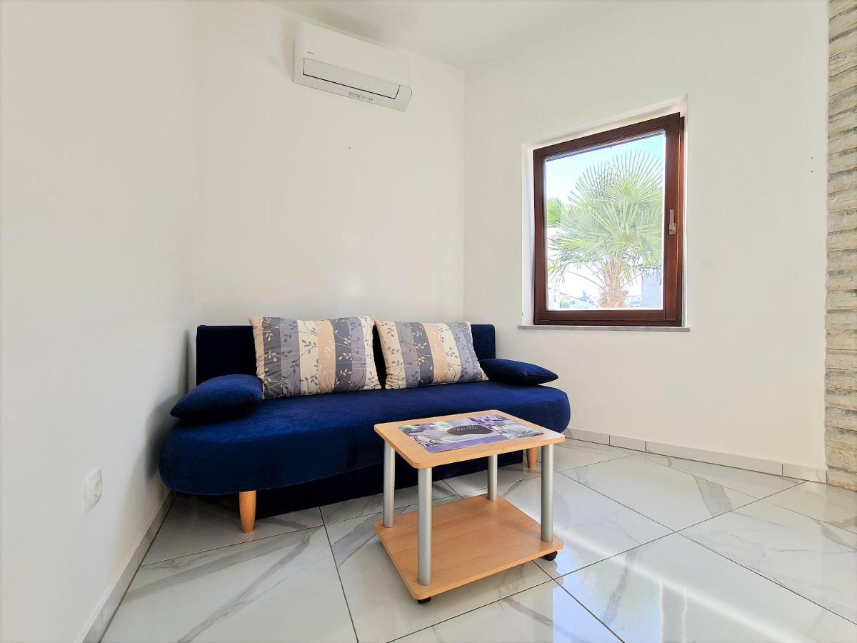 Apartmani Totic Malinska Luaran gambar