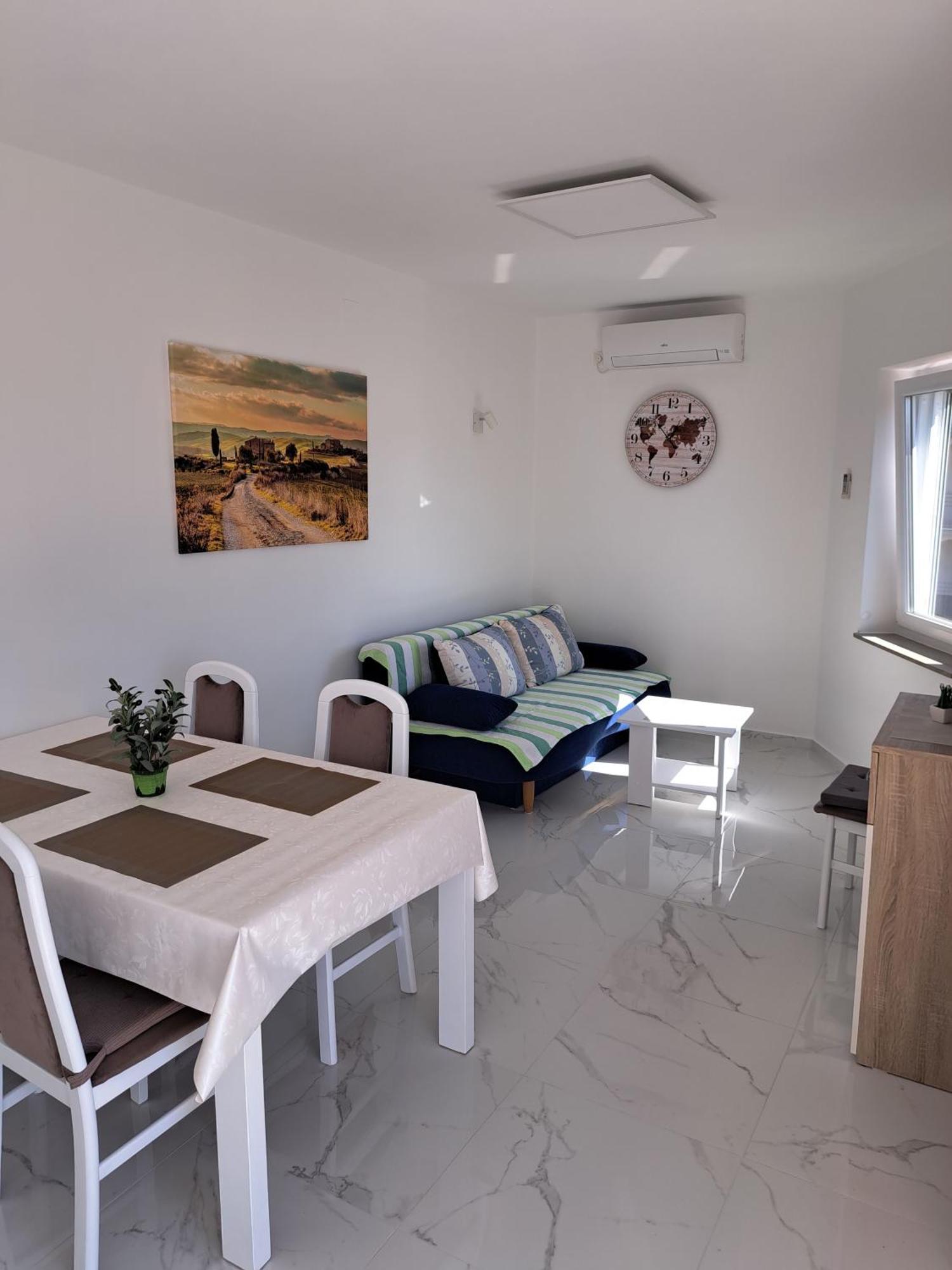 Apartmani Totic Malinska Luaran gambar